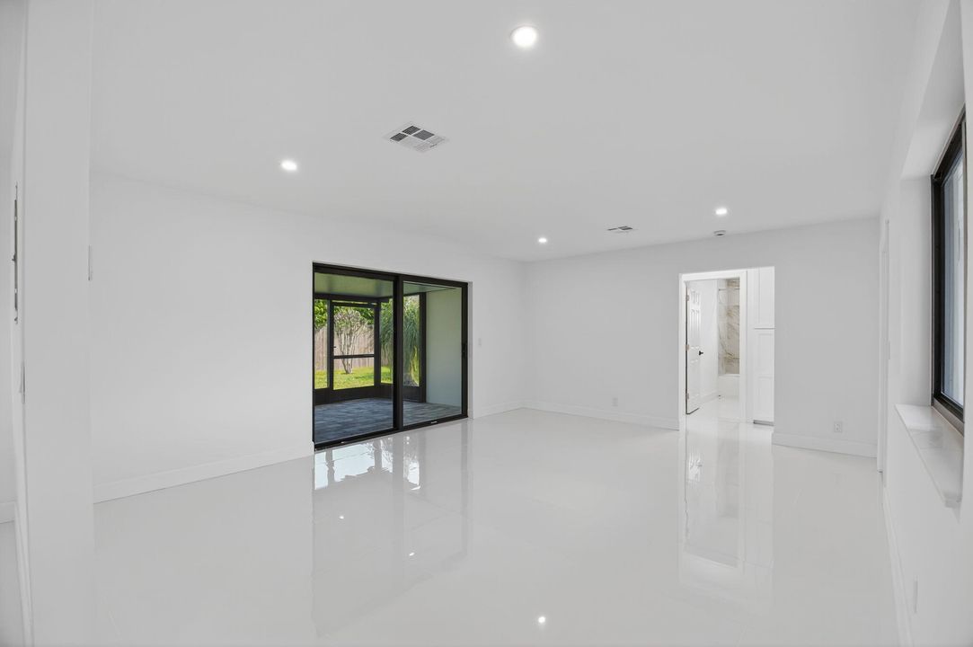 В аренду: $9,500 (2 спален, 1 ванн, 1203 Квадратных фут)