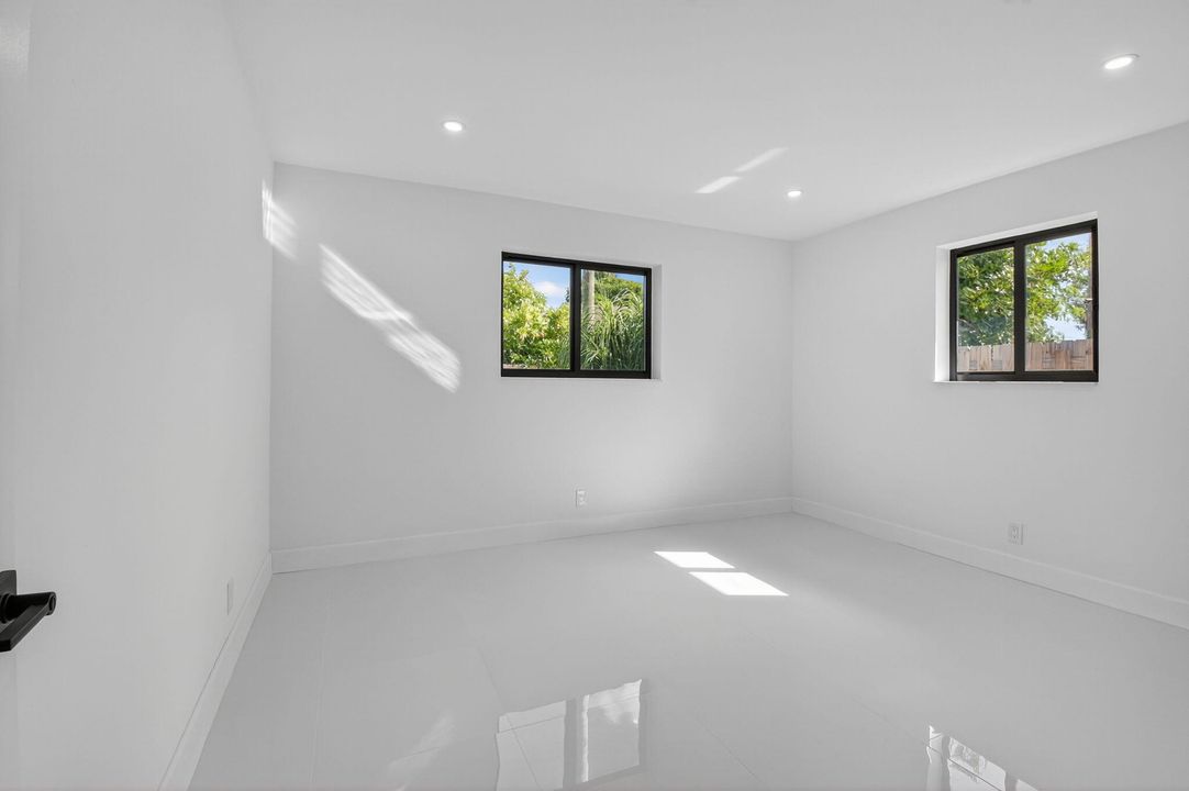 В аренду: $9,500 (2 спален, 1 ванн, 1203 Квадратных фут)