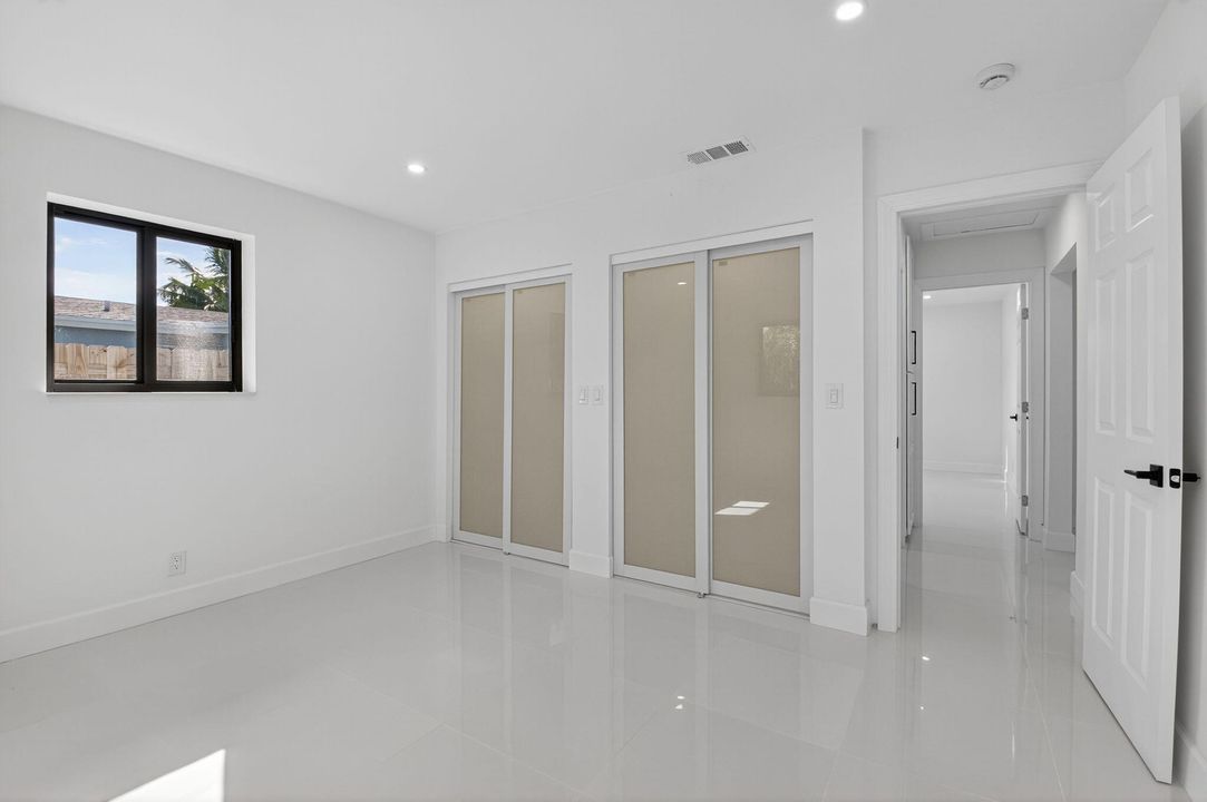 В аренду: $9,500 (2 спален, 1 ванн, 1203 Квадратных фут)