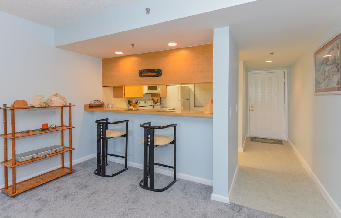 Active With Contract: $3,000 (2 beds, 2 baths, 1332 Square Feet)
