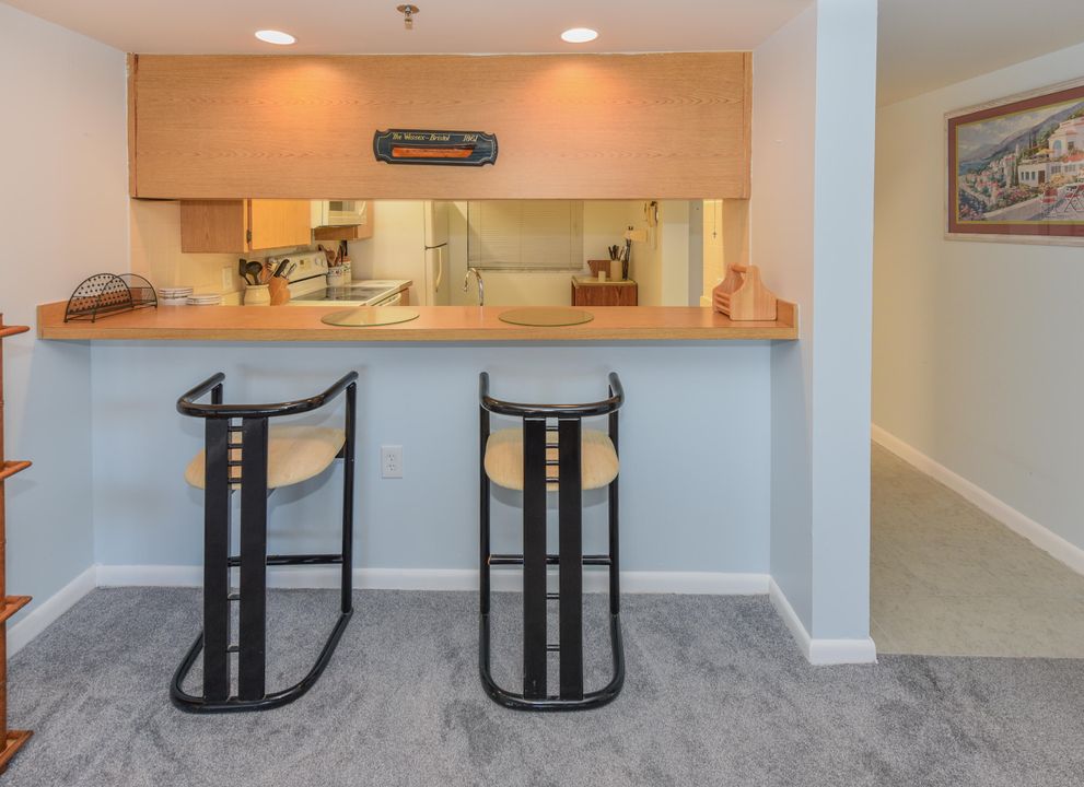 Active With Contract: $3,000 (2 beds, 2 baths, 1332 Square Feet)