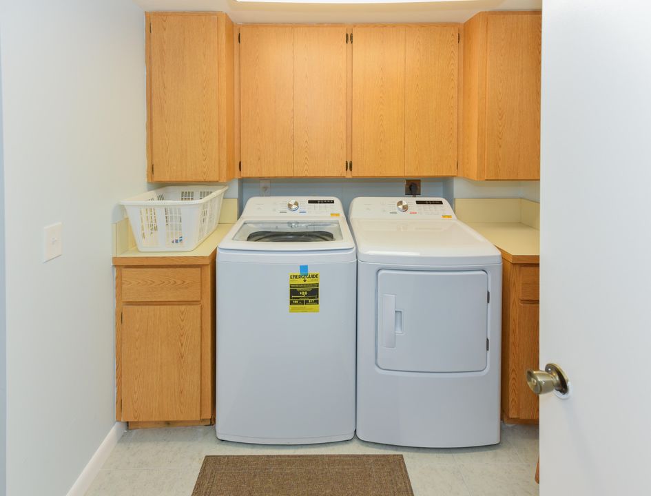 Active With Contract: $3,000 (2 beds, 2 baths, 1332 Square Feet)