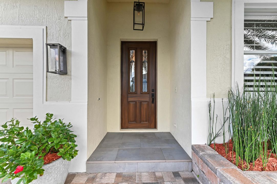 Active With Contract: $595,000 (3 beds, 2 baths, 1688 Square Feet)