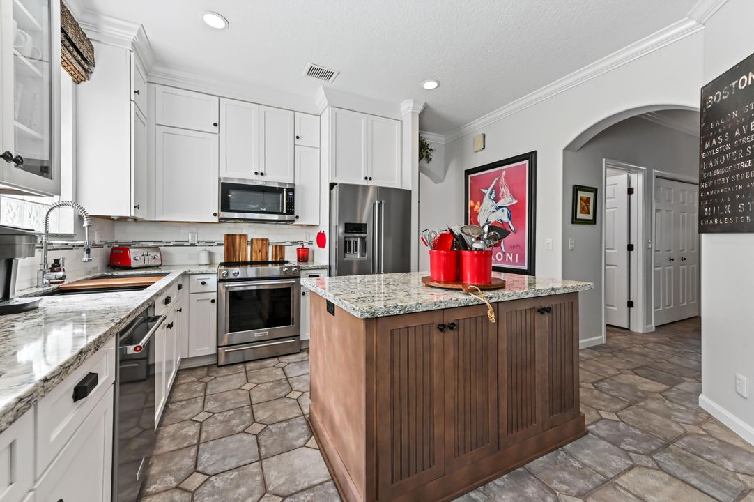 Active With Contract: $595,000 (3 beds, 2 baths, 1688 Square Feet)