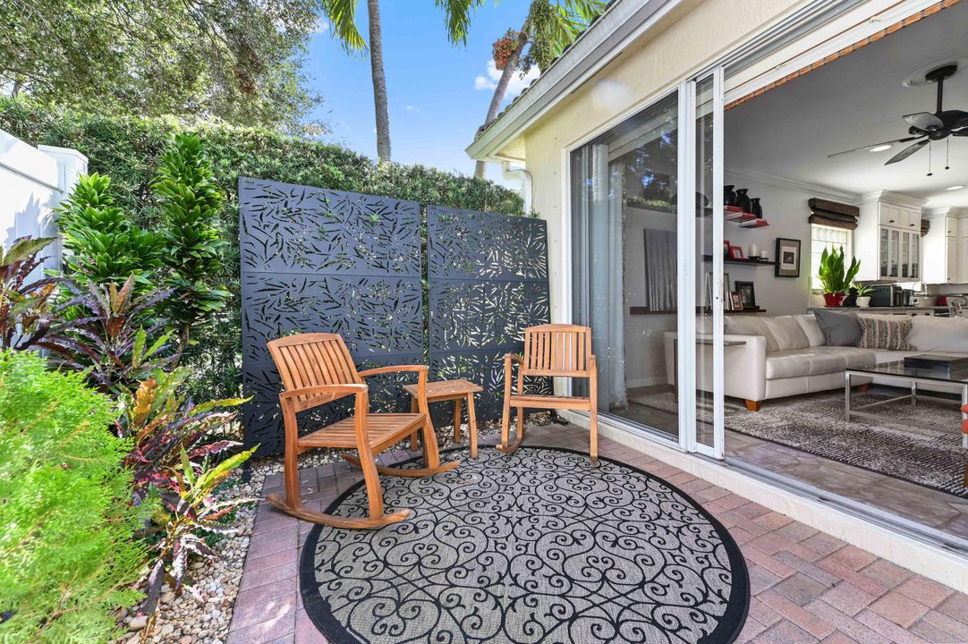 Active With Contract: $595,000 (3 beds, 2 baths, 1688 Square Feet)