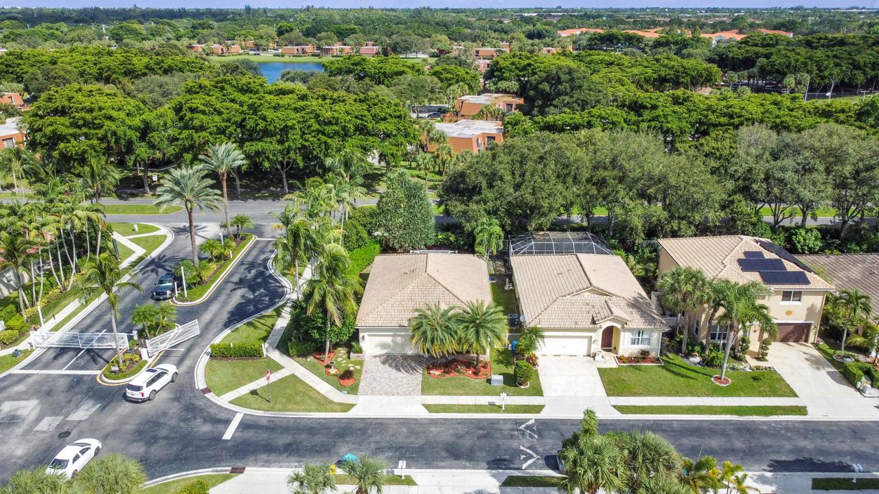 Active With Contract: $595,000 (3 beds, 2 baths, 1688 Square Feet)