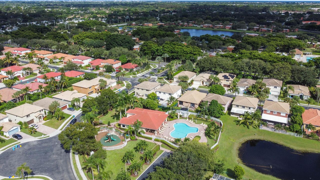 Active With Contract: $595,000 (3 beds, 2 baths, 1688 Square Feet)