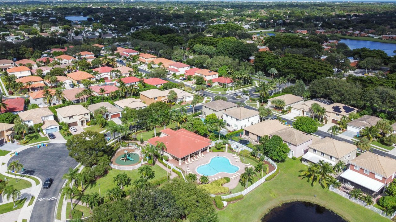 Active With Contract: $595,000 (3 beds, 2 baths, 1688 Square Feet)