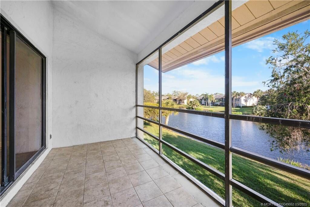 For Rent: $1,900 (2 beds, 2 baths, 1209 Square Feet)