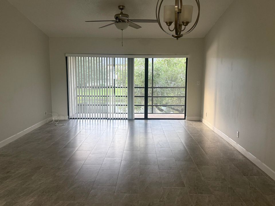 For Rent: $1,900 (2 beds, 2 baths, 1209 Square Feet)