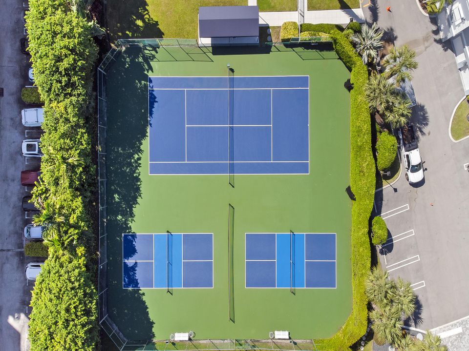 На продажу: $3,450,000 (4 спален, 3 ванн, 2355 Квадратных фут)