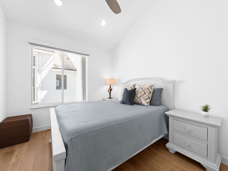 На продажу: $3,450,000 (4 спален, 3 ванн, 2355 Квадратных фут)