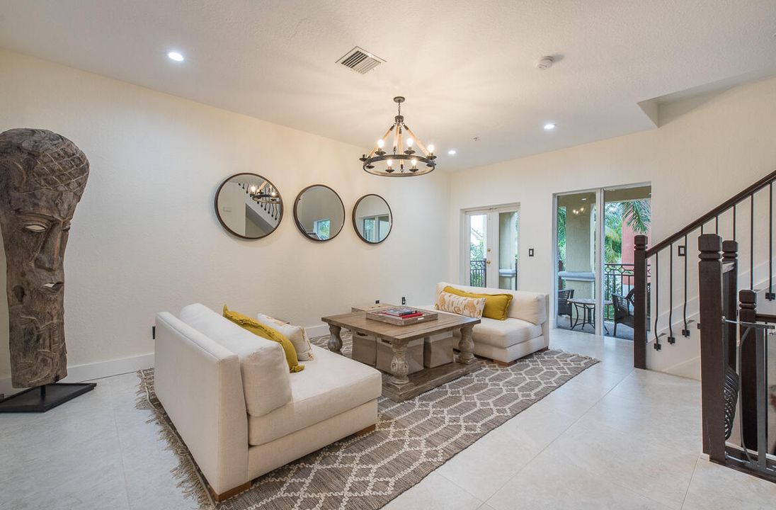 En Renta: $3,850 (2 camas, 3 baños, 2284 Pies cuadrados)