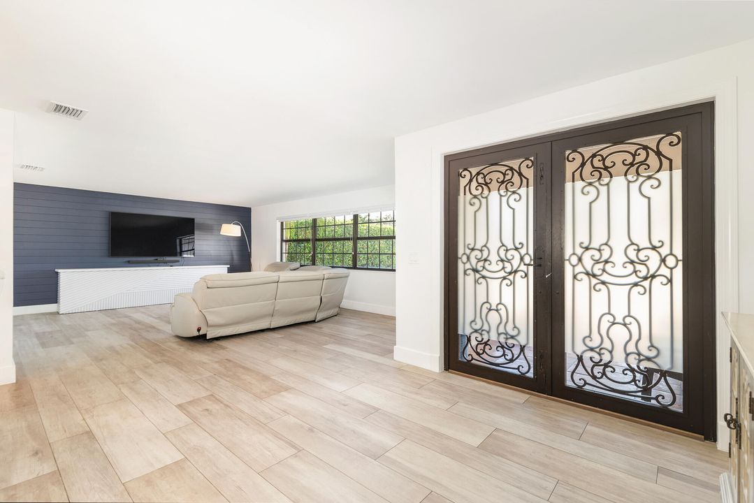 For Sale: $1,450,000 (4 beds, 3 baths, 2425 Square Feet)