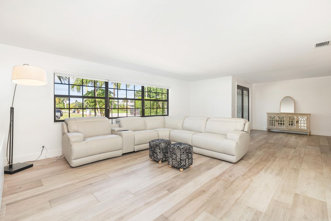 For Sale: $1,450,000 (4 beds, 3 baths, 2425 Square Feet)