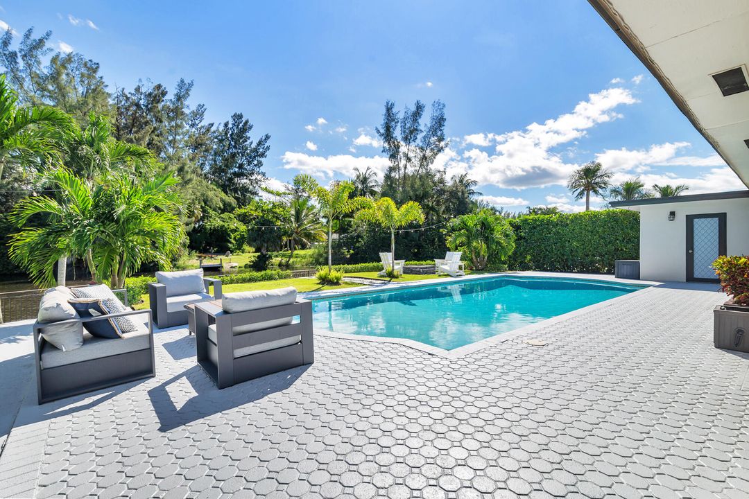 For Sale: $1,450,000 (4 beds, 3 baths, 2425 Square Feet)