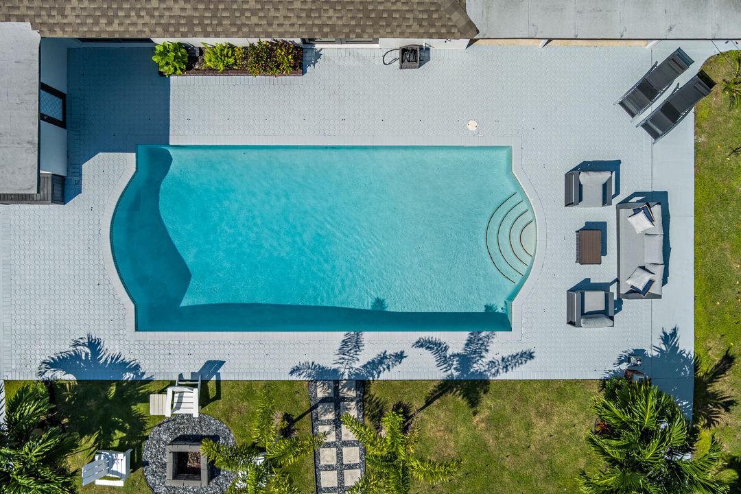 For Sale: $1,450,000 (4 beds, 3 baths, 2425 Square Feet)