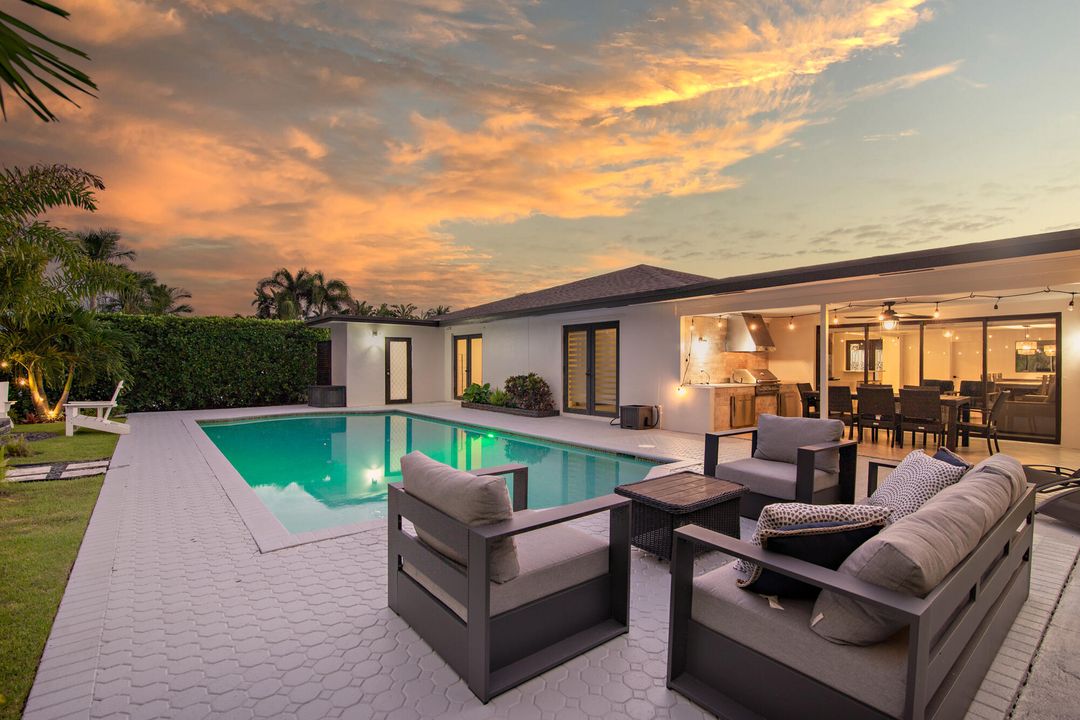 For Sale: $1,450,000 (4 beds, 3 baths, 2425 Square Feet)