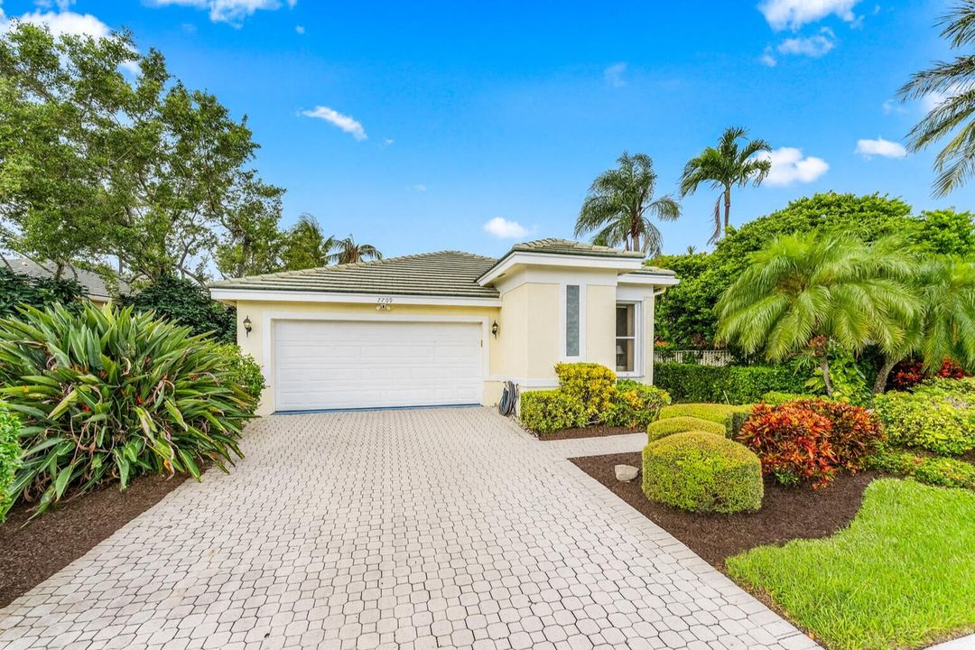 合同活跃: $3,350 (2 贝兹, 2 浴室, 2249 平方英尺)