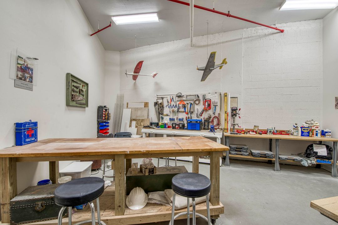 Под контрактом: $635,000 (2 спален, 2 ванн, 1306 Квадратных фут)