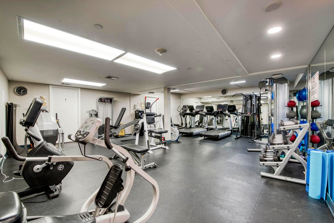 Под контрактом: $635,000 (2 спален, 2 ванн, 1306 Квадратных фут)