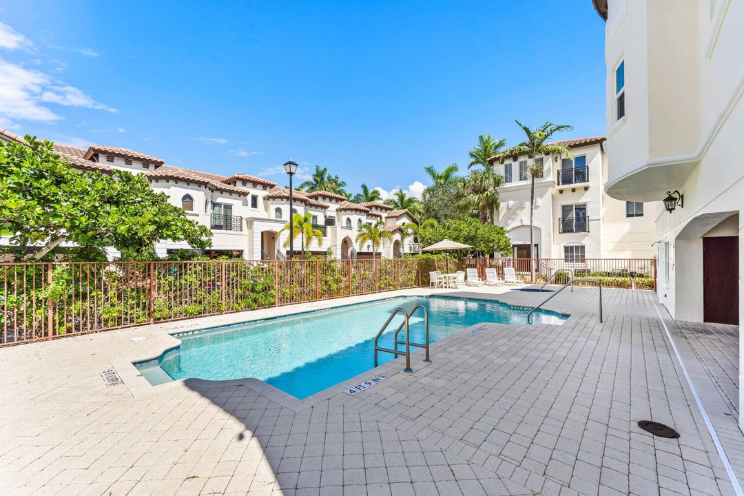 En Renta: $3,850 (2 camas, 3 baños, 2284 Pies cuadrados)