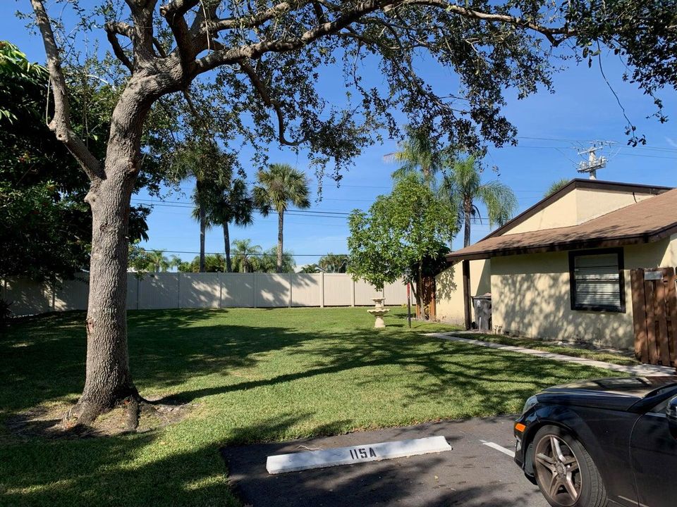 For Rent: $2,000 (2 beds, 1 baths, 841 Square Feet)