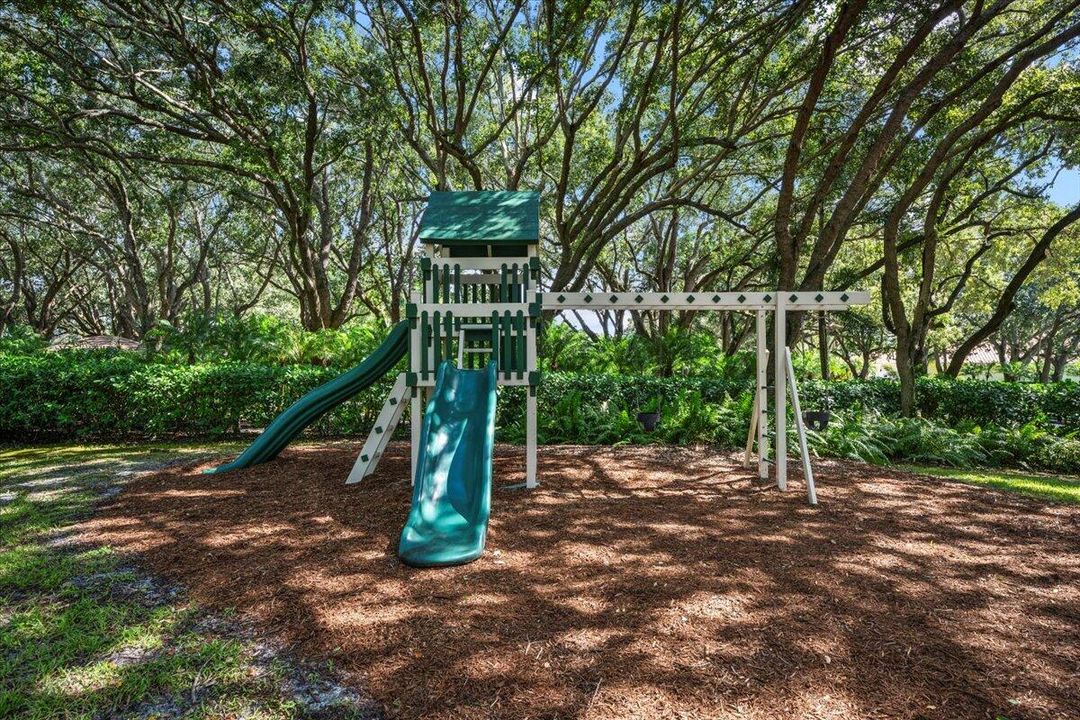 合同活跃: $1,500,000 (0 贝兹, 0 浴室, 0 平方英尺)