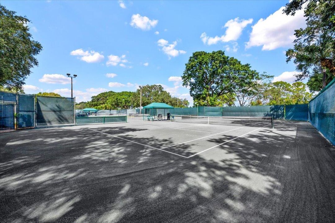 合同活跃: $1,500,000 (0 贝兹, 0 浴室, 0 平方英尺)