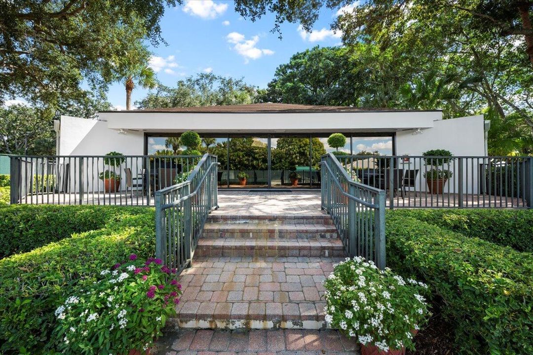 合同活跃: $1,500,000 (0 贝兹, 0 浴室, 0 平方英尺)