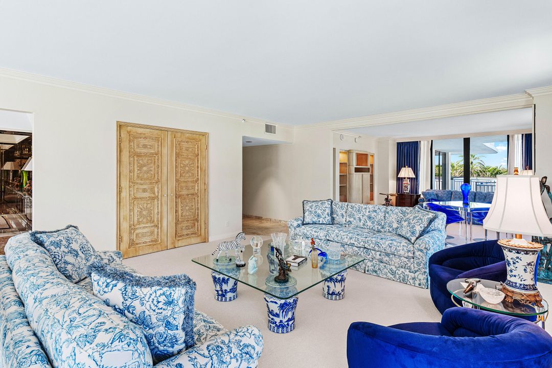 For Sale: $2,299,000 (3 beds, 3 baths, 2434 Square Feet)