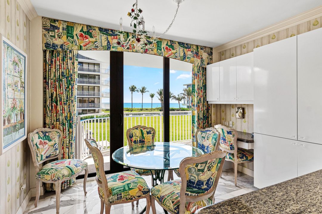 For Sale: $2,299,000 (3 beds, 3 baths, 2434 Square Feet)