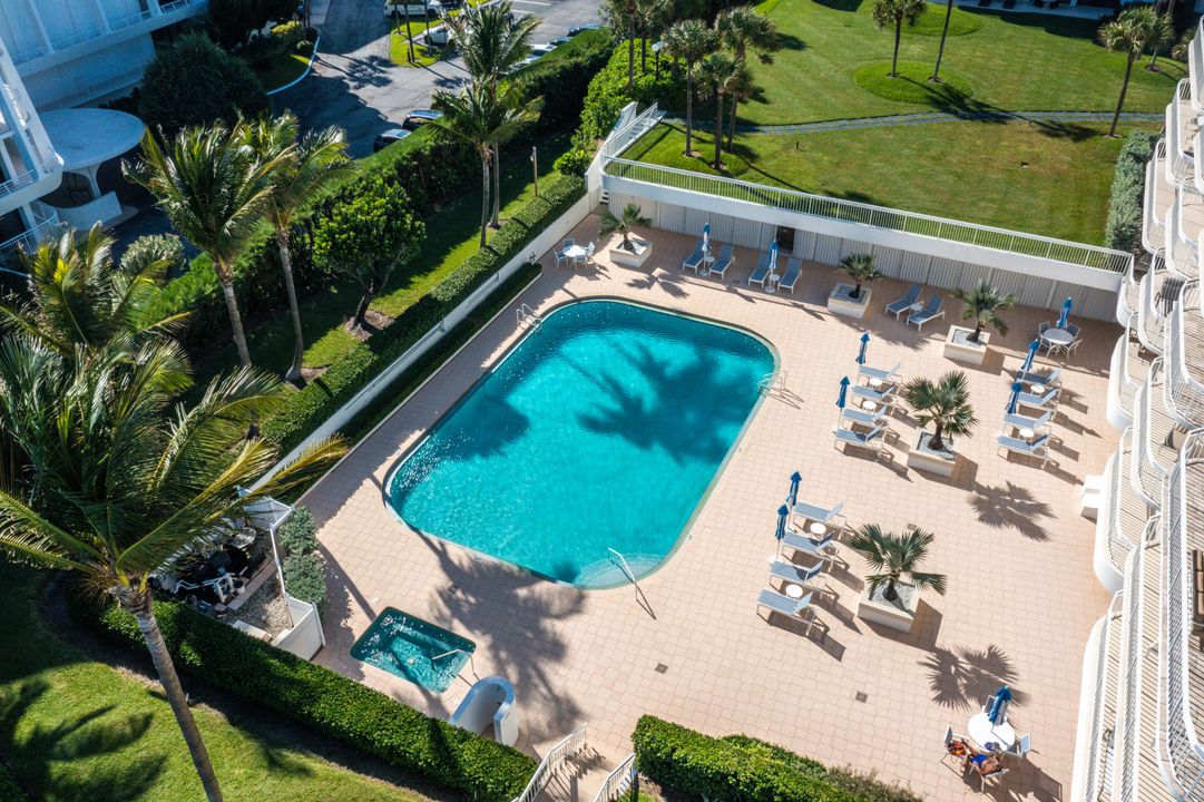 For Sale: $2,299,000 (3 beds, 3 baths, 2434 Square Feet)