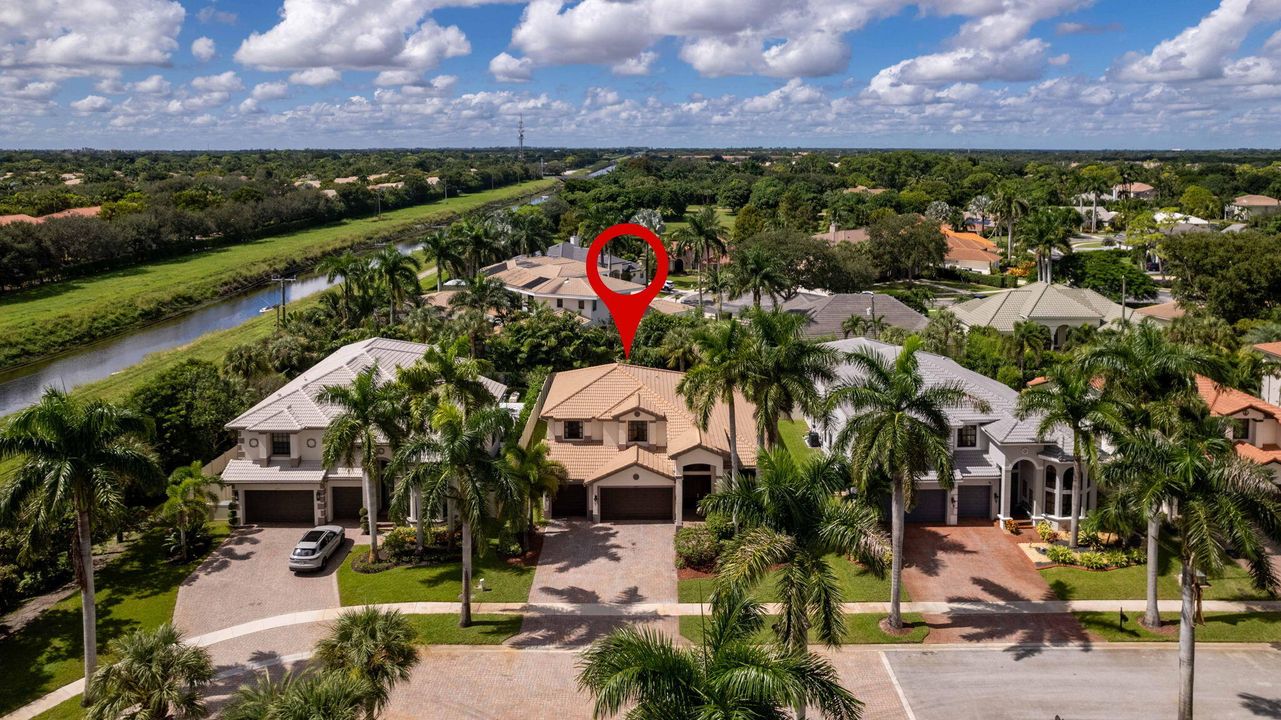 合同活跃: $4,900 (5 贝兹, 4 浴室, 3379 平方英尺)