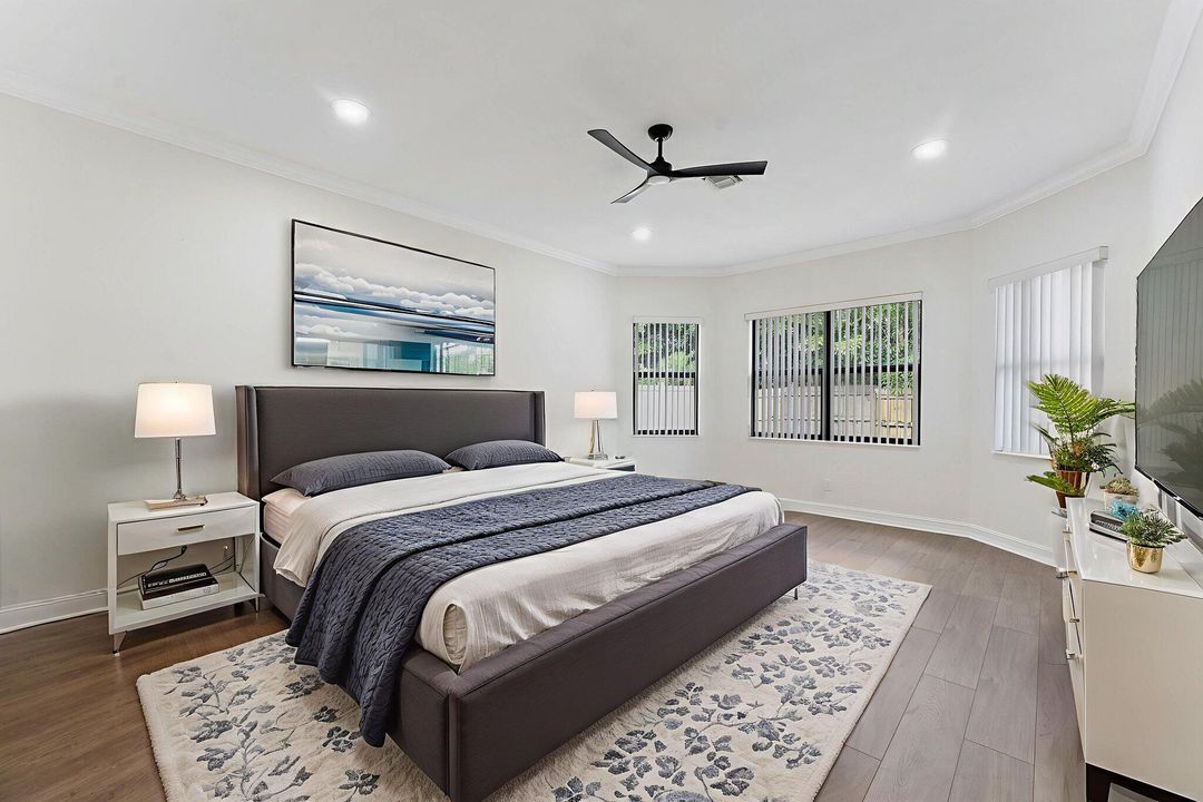 合同活跃: $4,900 (5 贝兹, 4 浴室, 3379 平方英尺)