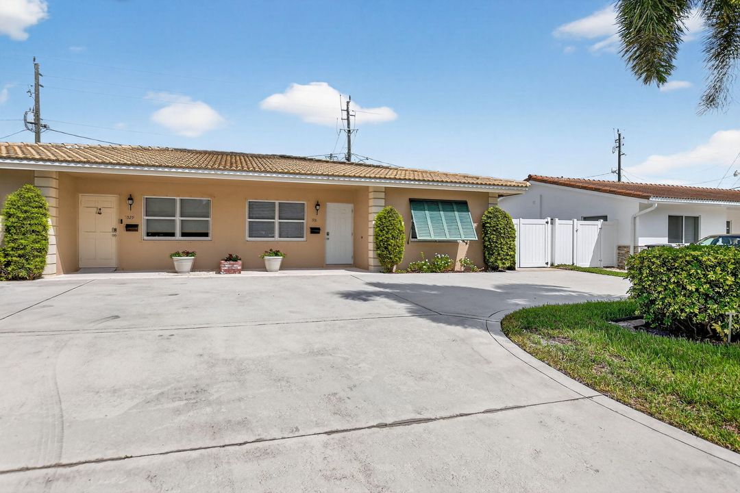 Active With Contract: $3,500 (3 beds, 2 baths, 1278 Square Feet)