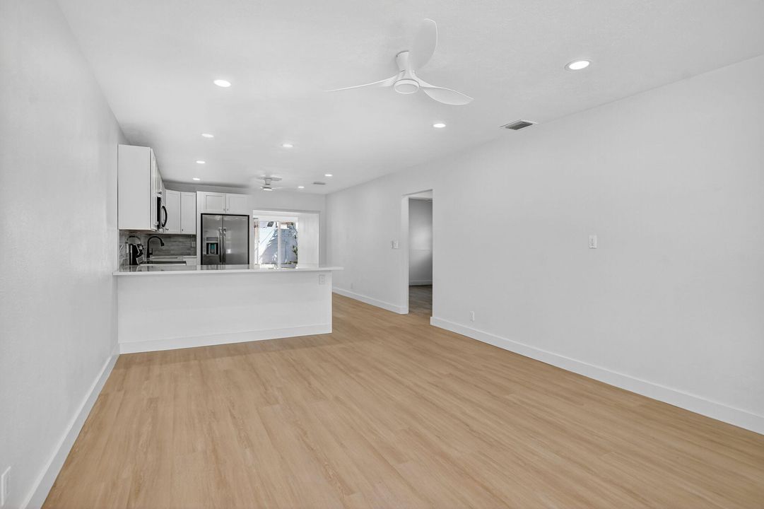 Active With Contract: $3,500 (3 beds, 2 baths, 1278 Square Feet)