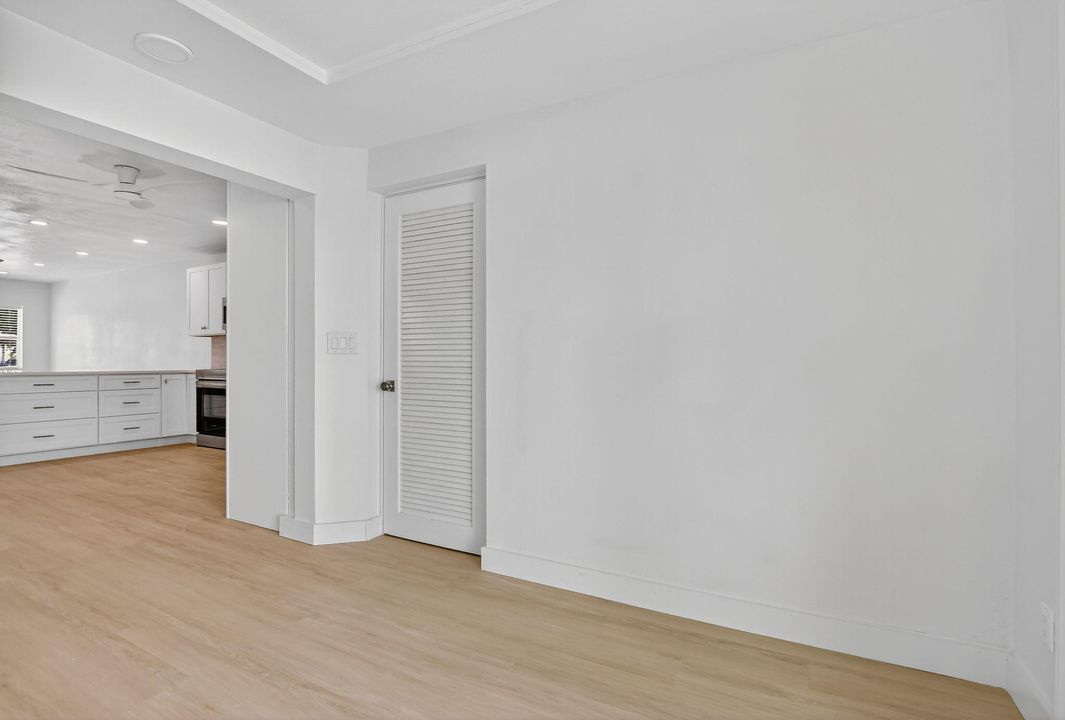 Active With Contract: $3,500 (3 beds, 2 baths, 1278 Square Feet)