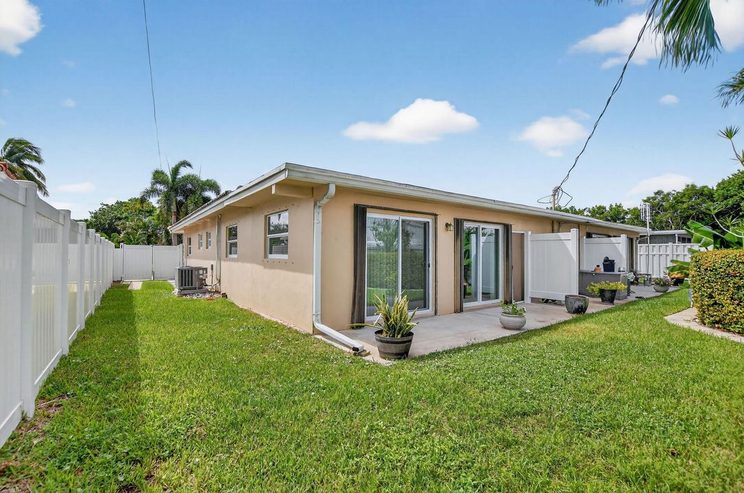 Active With Contract: $3,500 (3 beds, 2 baths, 1278 Square Feet)
