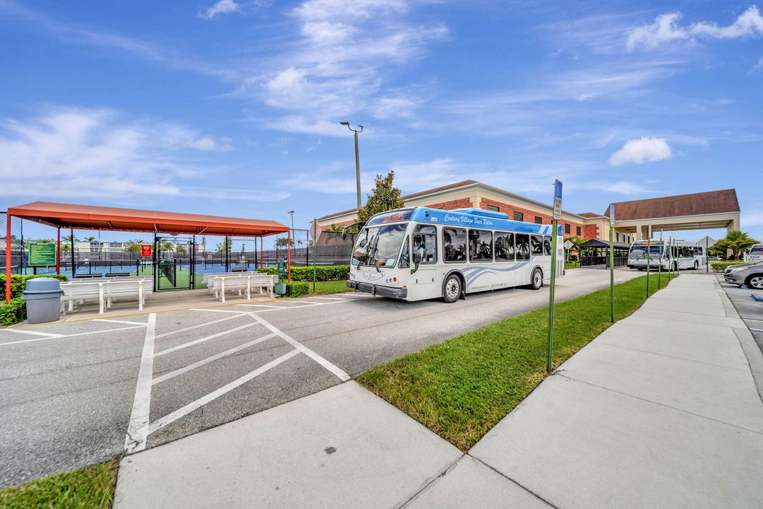 For Sale: $159,900 (2 beds, 2 baths, 916 Square Feet)