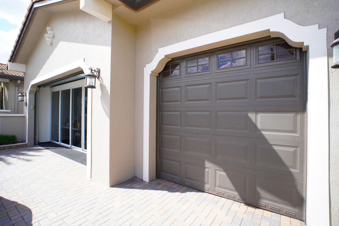 For Sale: $1,750,000 (5 beds, 3 baths, 3494 Square Feet)