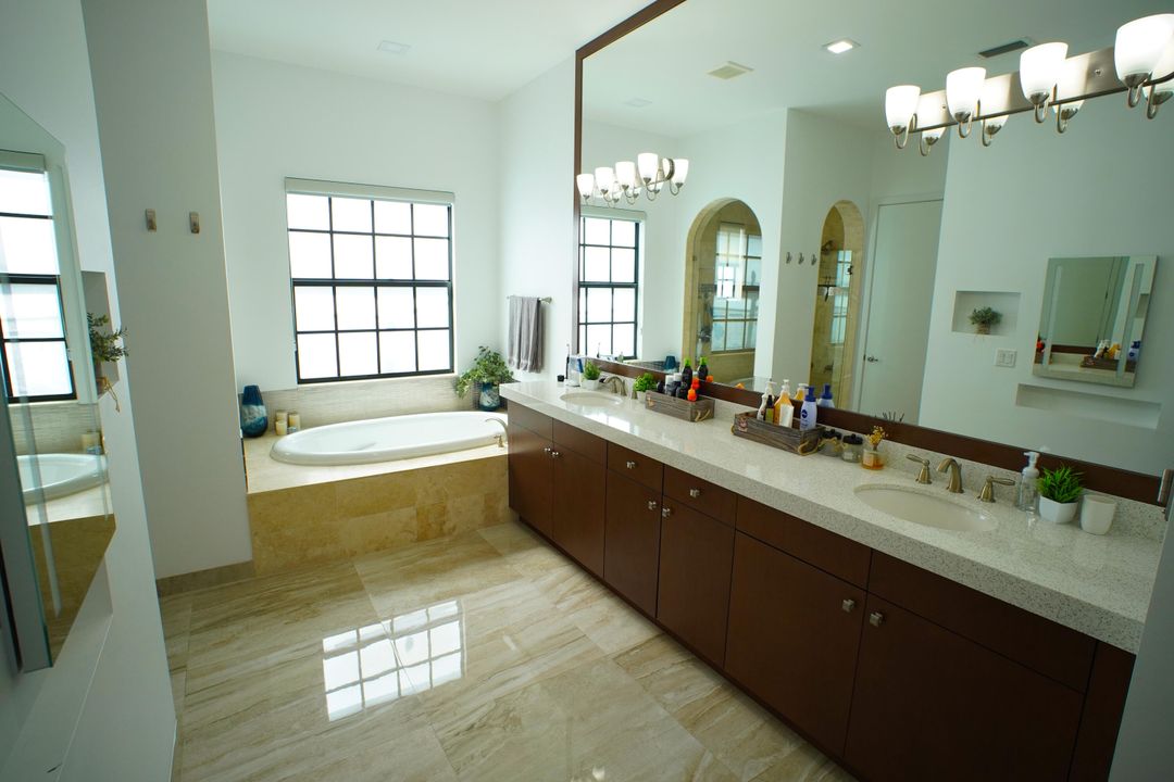 For Sale: $1,750,000 (5 beds, 3 baths, 3494 Square Feet)