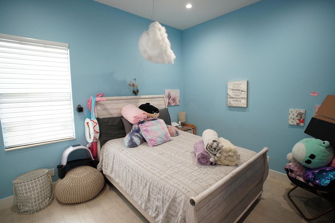 For Sale: $1,750,000 (5 beds, 3 baths, 3494 Square Feet)