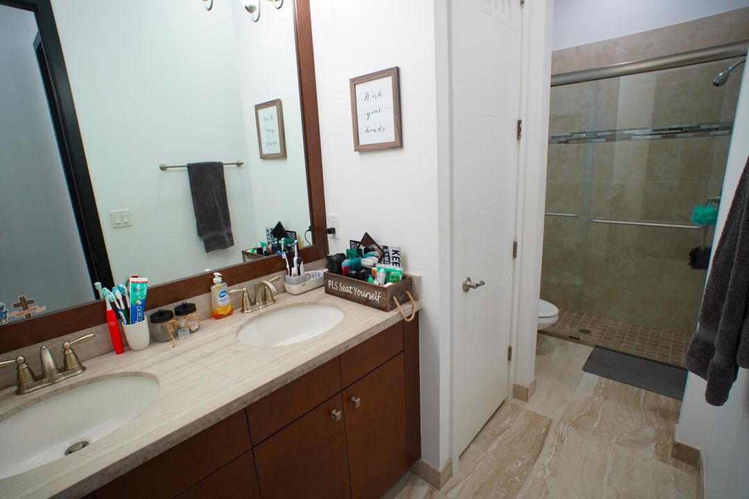 For Sale: $1,750,000 (5 beds, 3 baths, 3494 Square Feet)