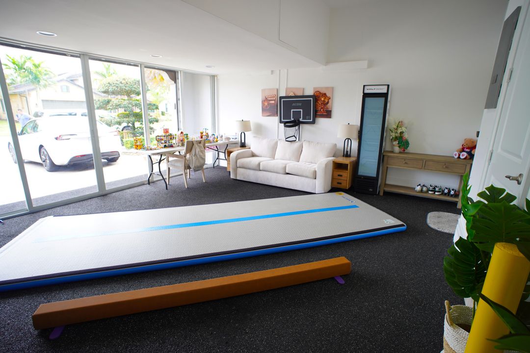 For Sale: $1,750,000 (5 beds, 3 baths, 3494 Square Feet)