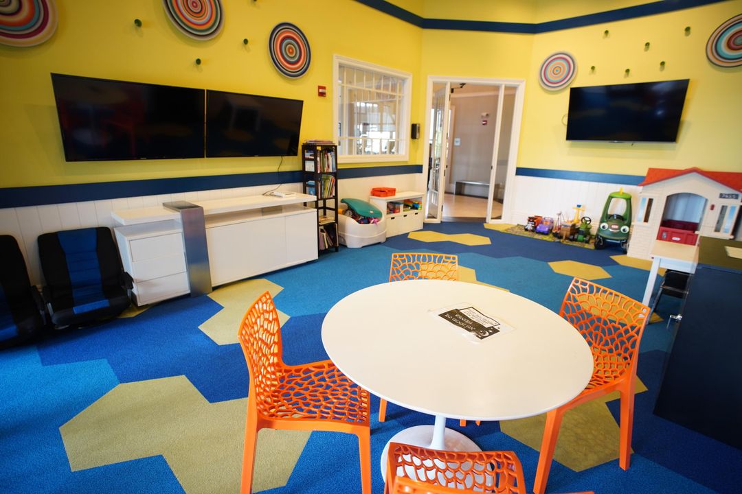 For Sale: $1,750,000 (5 beds, 3 baths, 3494 Square Feet)