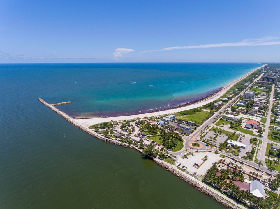 For Sale: $2,595,000 (3 beds, 4 baths, 3099 Square Feet)