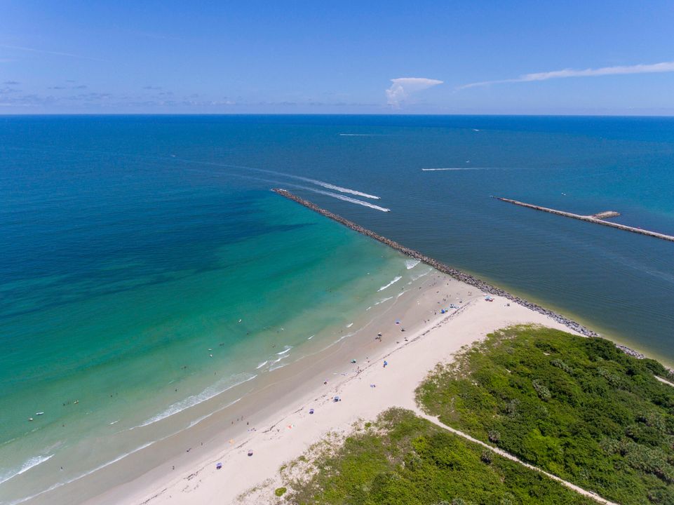 For Sale: $2,595,000 (3 beds, 4 baths, 3099 Square Feet)