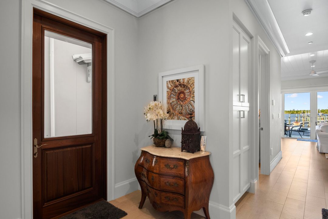 For Sale: $2,595,000 (3 beds, 4 baths, 3099 Square Feet)