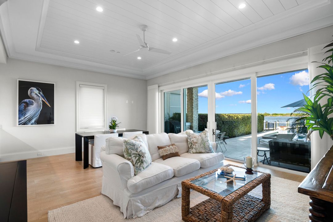 For Sale: $2,595,000 (3 beds, 4 baths, 3099 Square Feet)